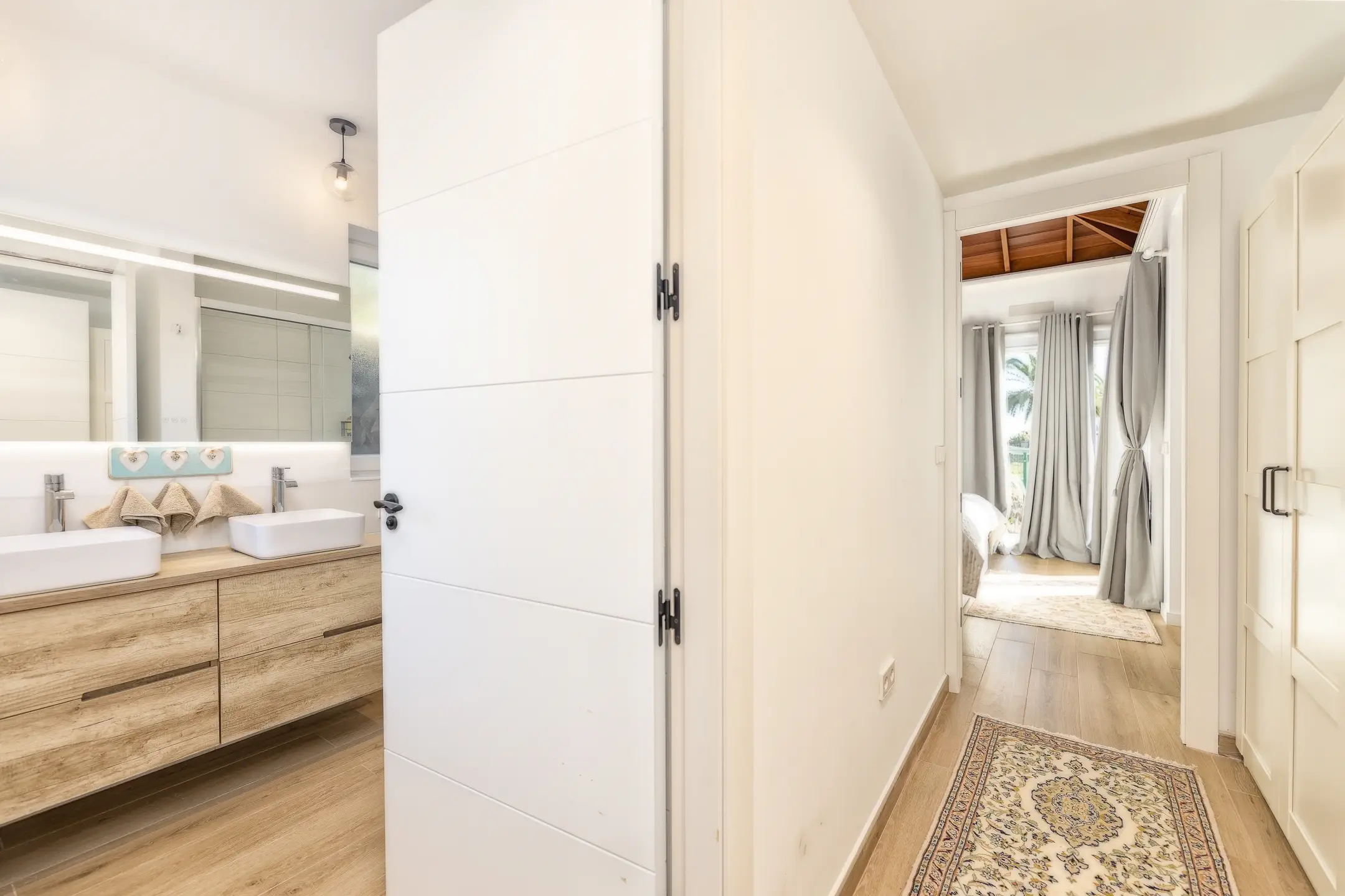Private en-suite bathroom at Casa Arash