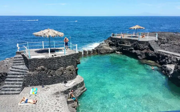 Puerto Espíndola and Charco Azul in La Palma near Casa Rosabel